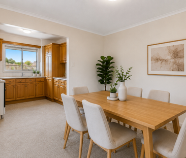 Charming & Spacious 3-Bedroom Home in Prime Avondale Heights Location - Photo 2