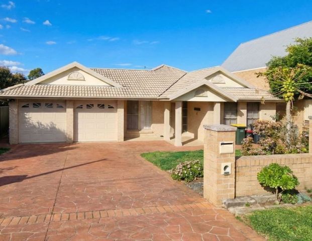 Massive Family Home in the Heart of the Girraween Public School Catchment - Photo 1