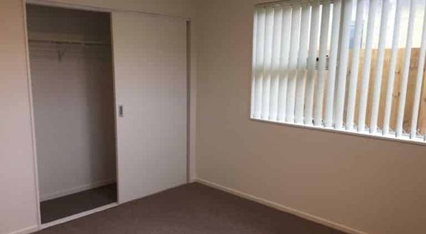 Well-Located 2-Bedroom Home – Close to Transport & Shops - Photo 1