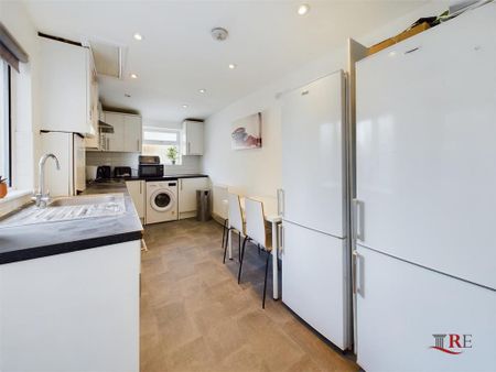 House share to rent - Photo 4