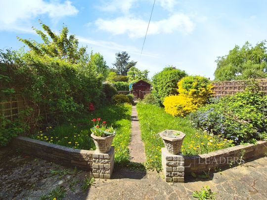 3 bedroom semi-detached to rent Whitethorn Gardens, Chelmsford - Photo 1