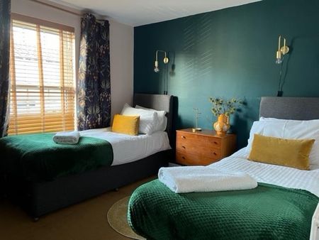 2 bedroom terraced house to rent - Photo 4