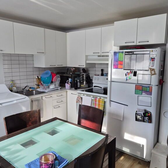 4 1/2 Entièrement Rénové - Photo 1