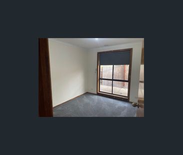 Quiet and Conveniently located 3 Bedroom home - Photo 2