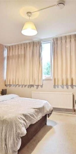 Sanctuary Close, Harefield, UB9 - Photo 1