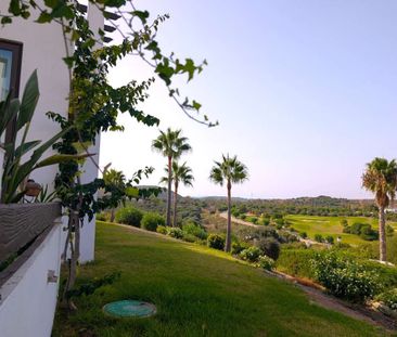 Piso de alquiler en Calle Cortijo de las Aguzaderas, 5, La Alcaidesa - Photo 4