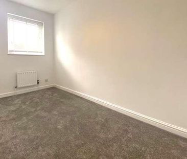 Walnut Tree - Modern Bedroom Home With Parking, MK7 - Photo 2