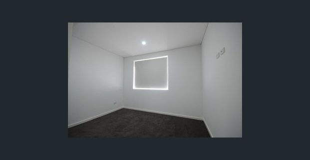 Near New 3 Bedroom Apartment!!! Luxury Living!!! - Photo 1