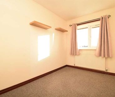 Phoenix Court, Batley, WF17 - Photo 4