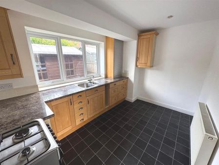 2 bedroom semi-detached house to rent - Photo 4