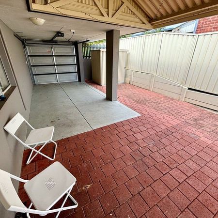 Victoria Park - Photo 4