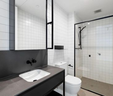 CAMBERWELL’S BEST LOCATION! 1 BEDROOM APARTMENT - Photo 4