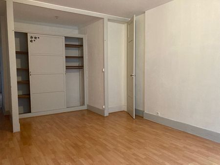 Location Appartement 3 pièces 84m² BESANCON 25000 - Photo 2