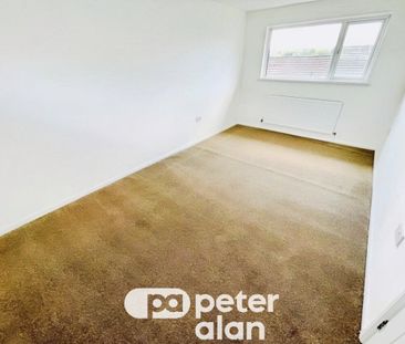 Arbutus Close - Photo 2