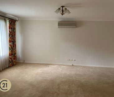 Family Home in Ideal Location. - Photo 2