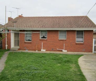 33 Winstanley Road, Breakwater - Photo 2
