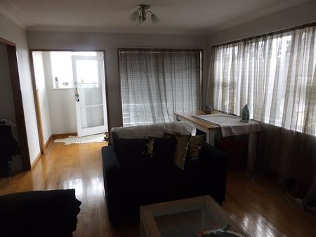 Charming 2BR Unit in Papakura (old photos) - Photo 3