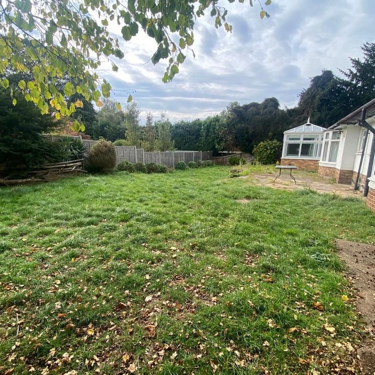 2 bedroom bungalow to rent - Photo 1