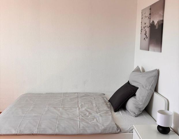 2 freie Zimmer in moderner 4er-WG – saniert, möbliert & bezugsfertig! - Foto 1