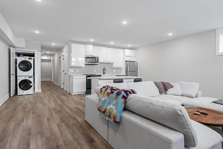 427 Ravenhill Avenue - 4 - Photo 2