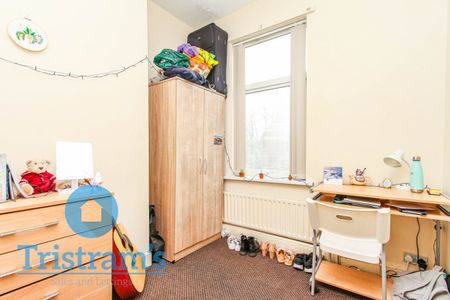 4 bed Mid Terraced House for Rent - Photo 4