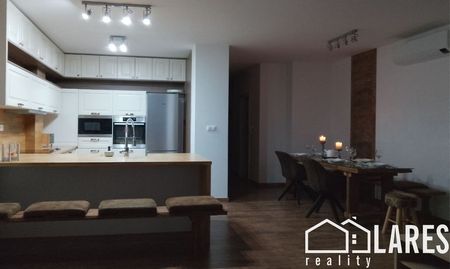 EXKLUZÍVNE- Prenájom: Nadštandardný 3.i.byt, 2x park.miesto, sauna,alarm, garáž - iba 9km od Prievidze - Photo 5