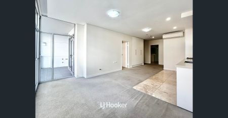 Quiet and Private Home Close to Transport & Gordon Shops - Photo 4