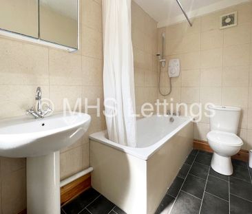 Room 6, 144 Woodsley Road, Leeds, LS2 9LZ - Photo 1