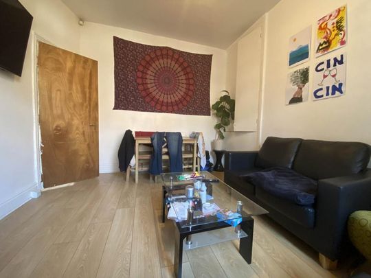 4 bedroom terraced house to rent - Photo 1