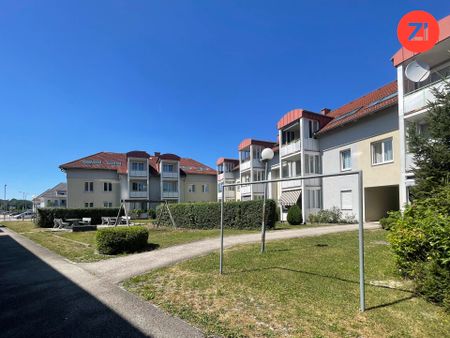 Geförderte 3- Zimmer Wohnung inkl. Loggia und Stellplatz! Einbau einer Küche möglich - Photo 2