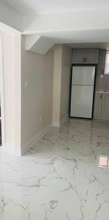 2 Bedroom Legal Basement Apartment - Photo 1