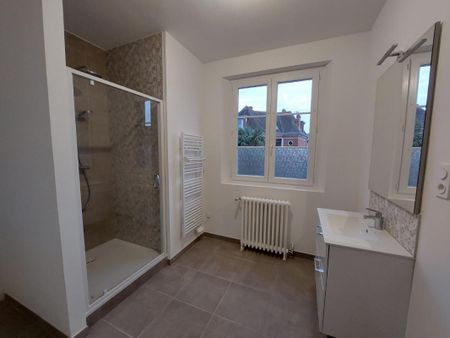 Location Appartement 3 pièces 91m² EU 76260 - Photo 4