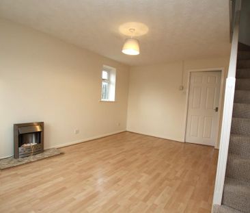 2 bedroom semi-detached house to rent - Photo 2
