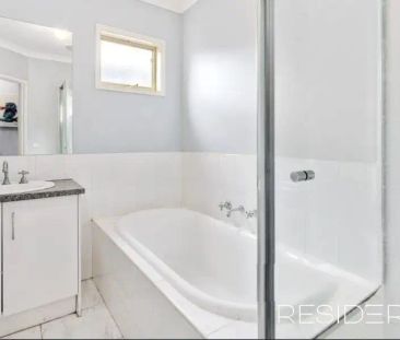 “FANTASTIC FAMILY HOME” - Photo 4