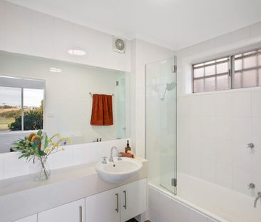 Extra-Large Apartment, One of Three - Photo 3