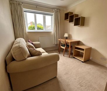 3 bedroom detached bungalow to rent - Photo 3