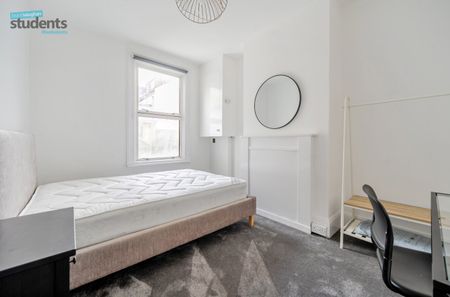 4 bedroom terraced house to rent - Photo 4