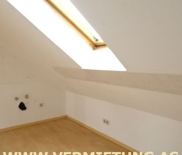 Die wohl "schrägste" Wohnung Zwickaus - Foto 1