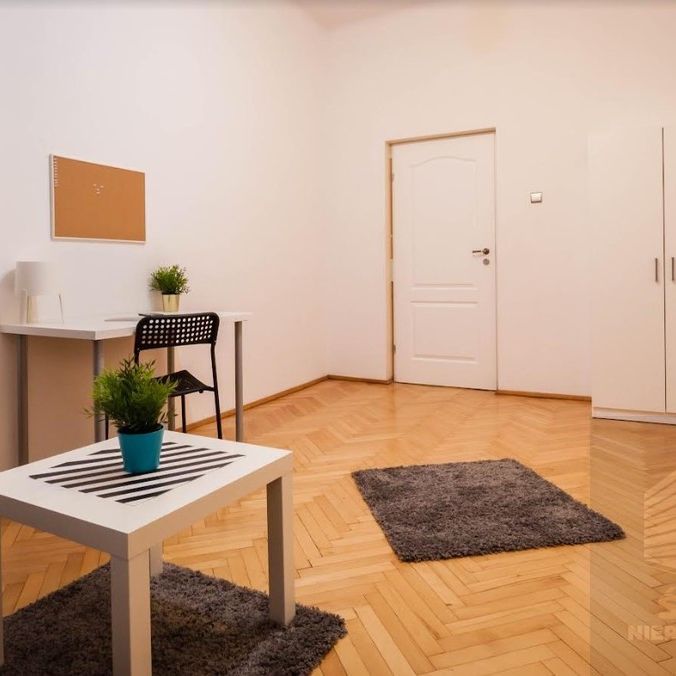 3 pokoje, świetna lokalizacja - Na wynajem - Photo 1