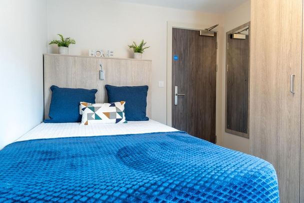 5 bedroom flat to rent - Photo 1