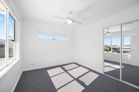 1 Amity Crescent, Thrumster NSW 2444 - House For Rent | Domain - Photo 3