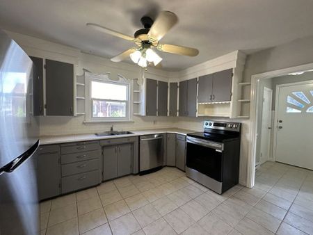 For Lease - 59 Wilson Road Unit# Main, Oshawa, Ontario - Photo 4