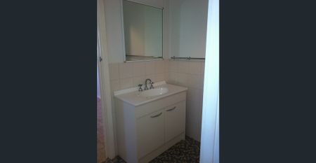 1 Bedroom Unit on Quiet Block - Photo 2