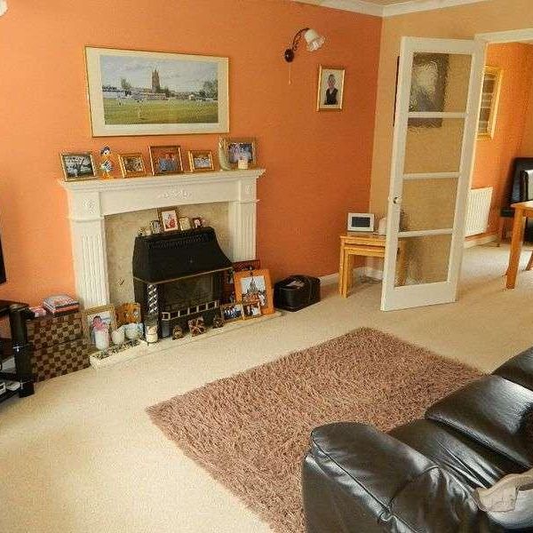 Wallace Wells Road, Burnham-on-sea, Somerset, TA8 - Photo 1