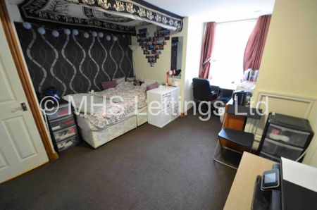 6 Bedroom Mid Terraced House for rent in Brudenell Mount - Photo 3