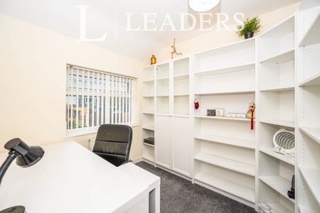 3 bedroom house to rent Central Avenue, L34 - Photo 5