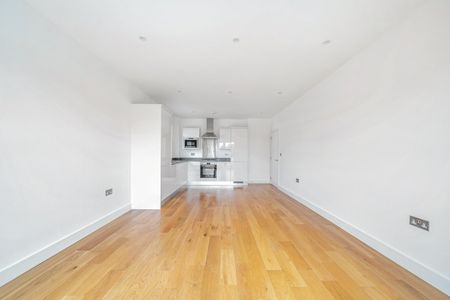 Enmore Road, London, SE25 - Photo 5