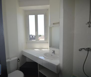 Location Appartement 2 pièces 45m² CHOLET 49300 - Photo 3