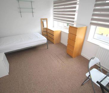 5 bedroom terraced house to rent - Photo 4