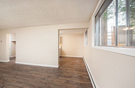 Shaughnessy Manor - Photo 2